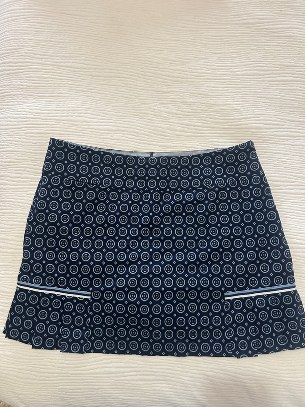 Golftini  Be Well Performance Skort. 
Navy/Light blue